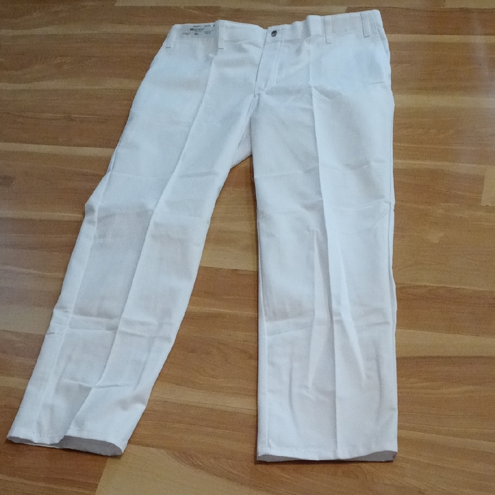 NWT Regent Men's White Classic Straight Pants